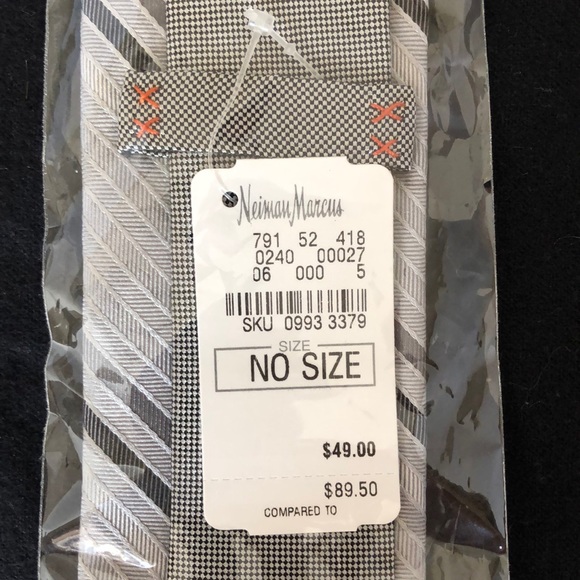 Neiman Marcus Grey Stripe tie NWT 100% Silk - Picture 2 of 5